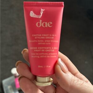 dae Cactus Fruit 3-in-1 Styling Cream - Pink